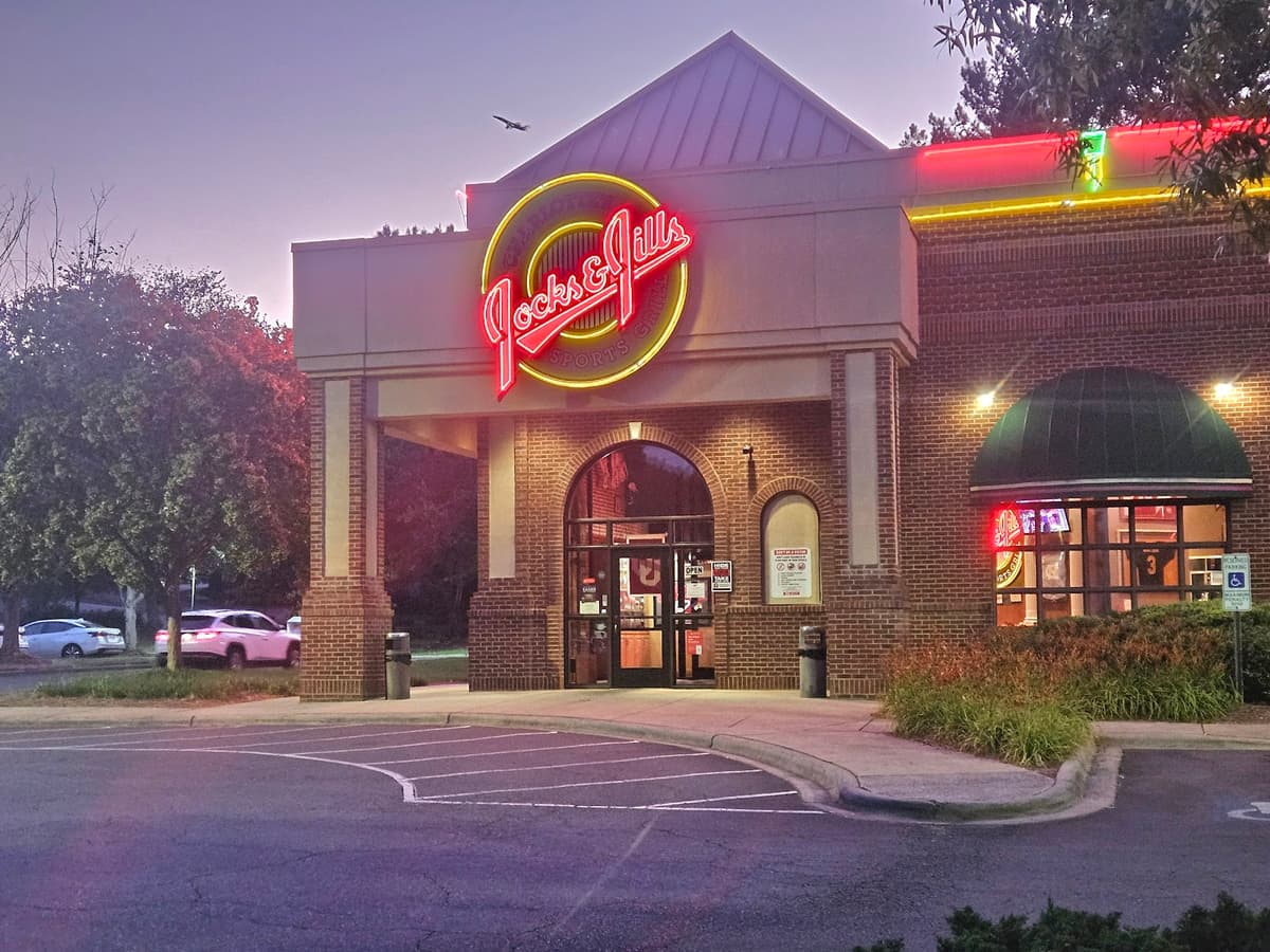 Sports bars in Charlotte, NC