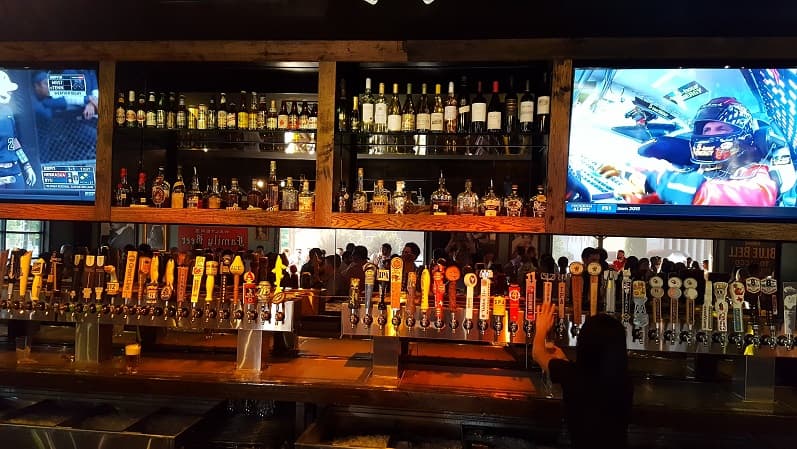 Sports bars in Houston, TX