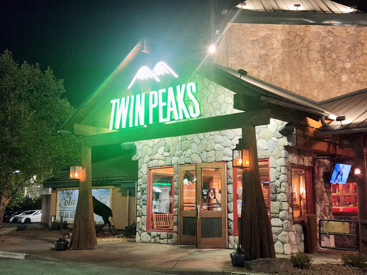 Sports bars in Indianapolis, IN