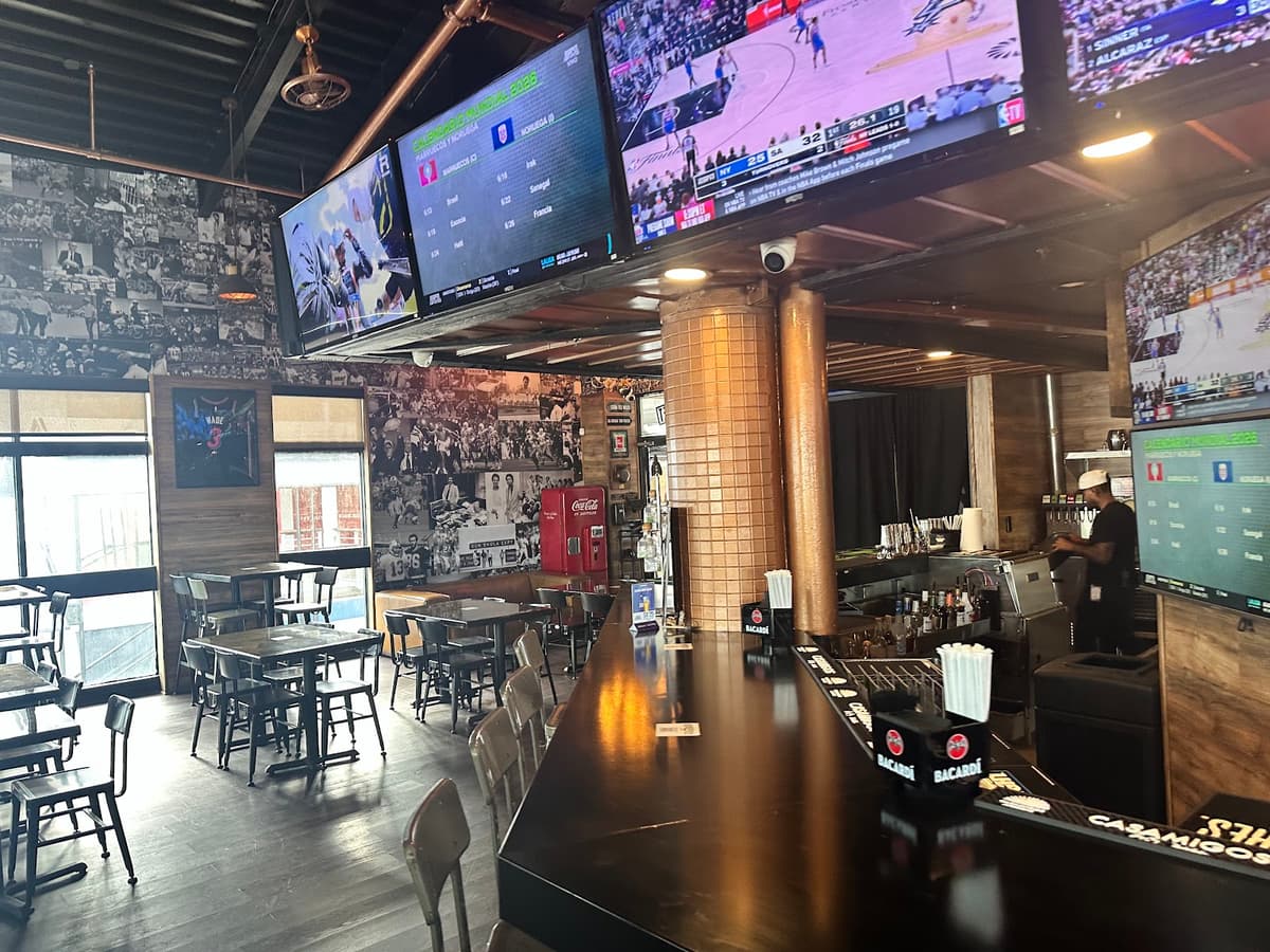 Sports bars in Miami, FL