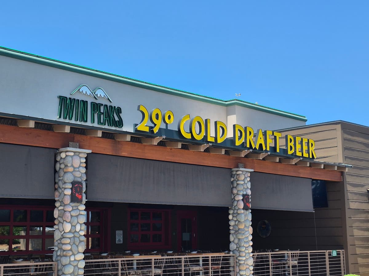Sports bars in Phoenix, AZ